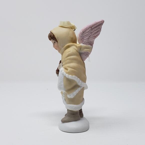 1997 Hallmark Angel Friend Handcrafted Keepsake Holiday Christmas Ornament. - Picture 4 of 7